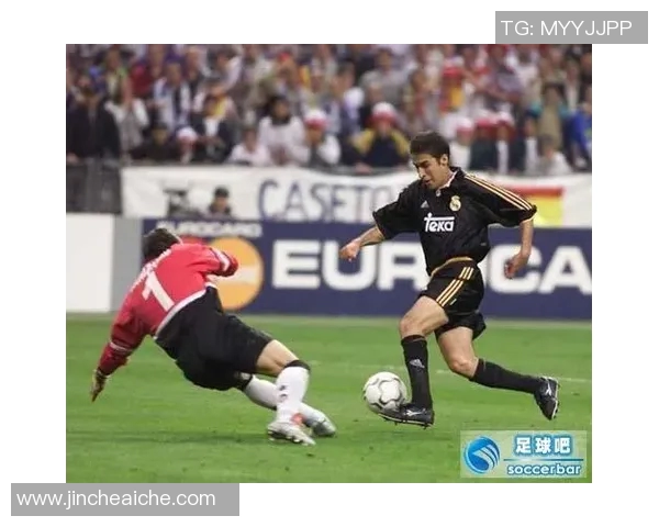 蒋亮足球生涯全景展现辉煌瞬间与激情故事